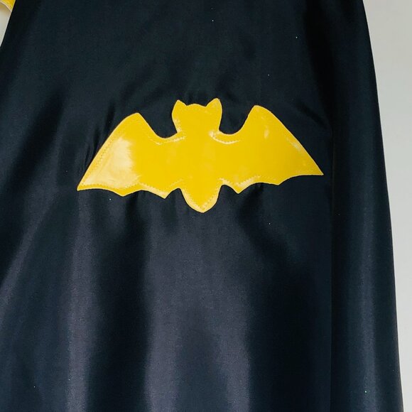 New w/Tag-Great Pretenders Batman Costume Set w/ Cape, Mask, Wristbands Size 3-4 - Picture 10 of 16